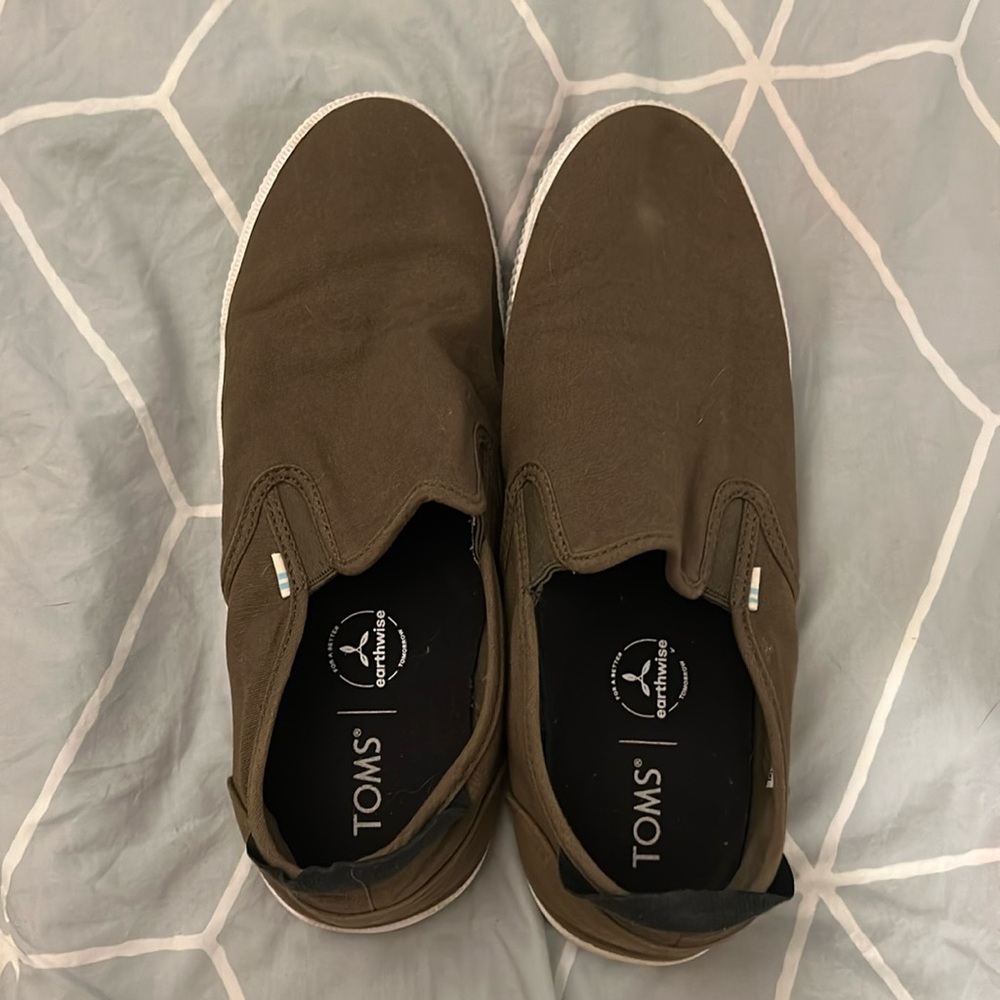 Men's green canvas vegan Toms slip on